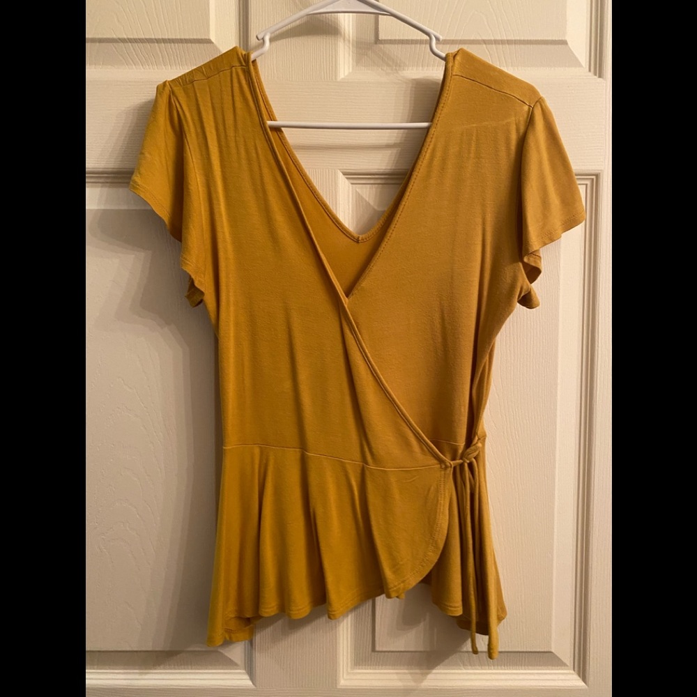 Women’s Wrap shirt